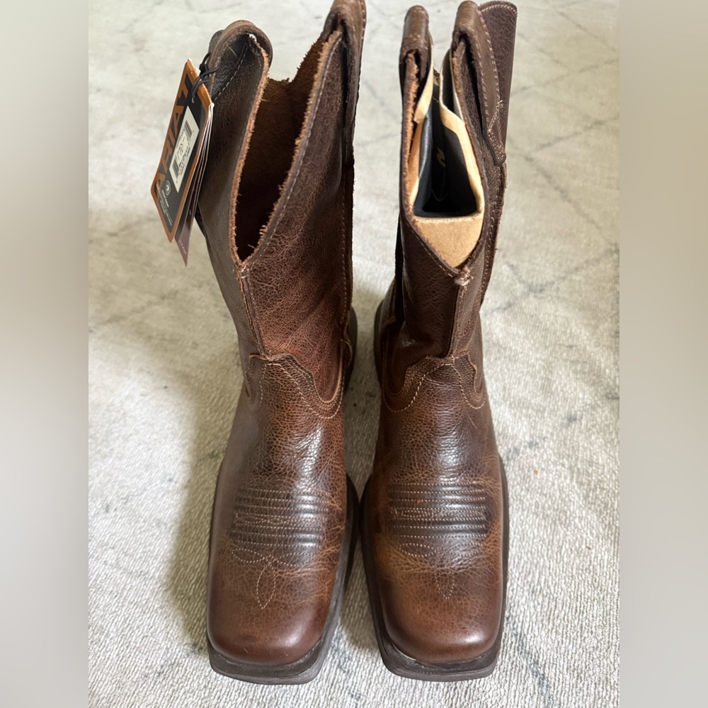 Men’s Ariat 8 1/2 D med boots ATS technology new with box brown leather!